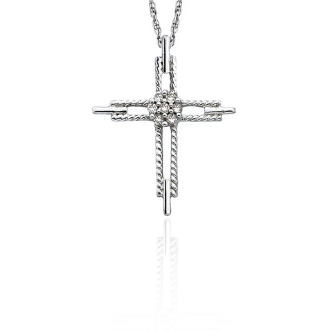 KATARINA Diamond Cross Pendant Necklace (1/20 cttw, GH, I1)