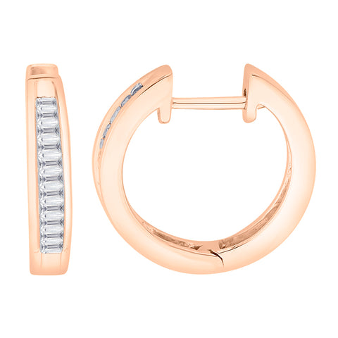 KATARINA Baguette Cut Diamond Huggie Earrings (1/2 cttw)