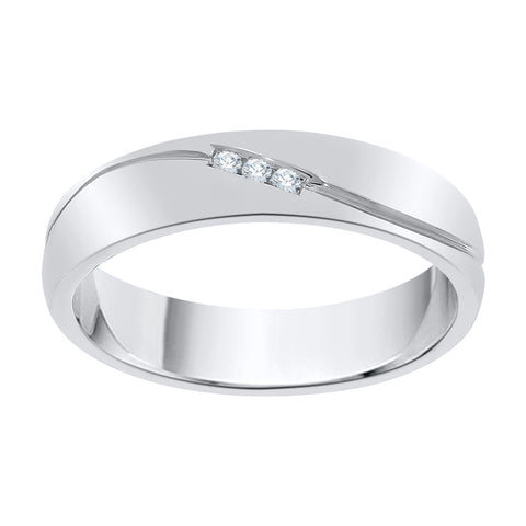 KATARINA Three Stone Diamond Wedding Band (1/20 cttw)